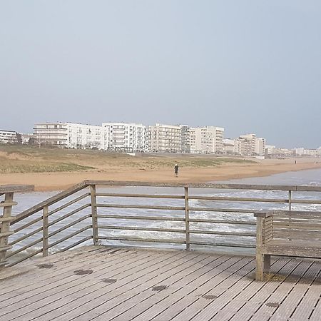 Appartement T2 Vue Mer Les Pieds Dans L'Eau Avec Parking Prive Сен-Жан-де-Мон Екстер'єр фото