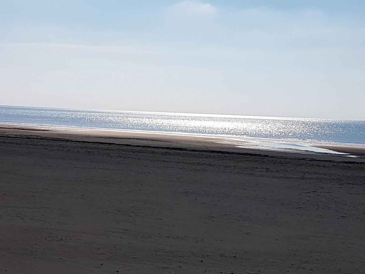 Appartement T2 Vue Mer Les Pieds Dans L'Eau Avec Parking Prive Сен-Жан-де-Мон Екстер'єр фото